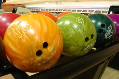 640px-Bowlingball